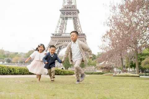 Paris Family Portraits - L'Amour de Paris || English Speaking Photographers